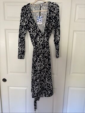 Diane Von Furstenberg Black and White Printed Long-Sleeve Wrap Dress